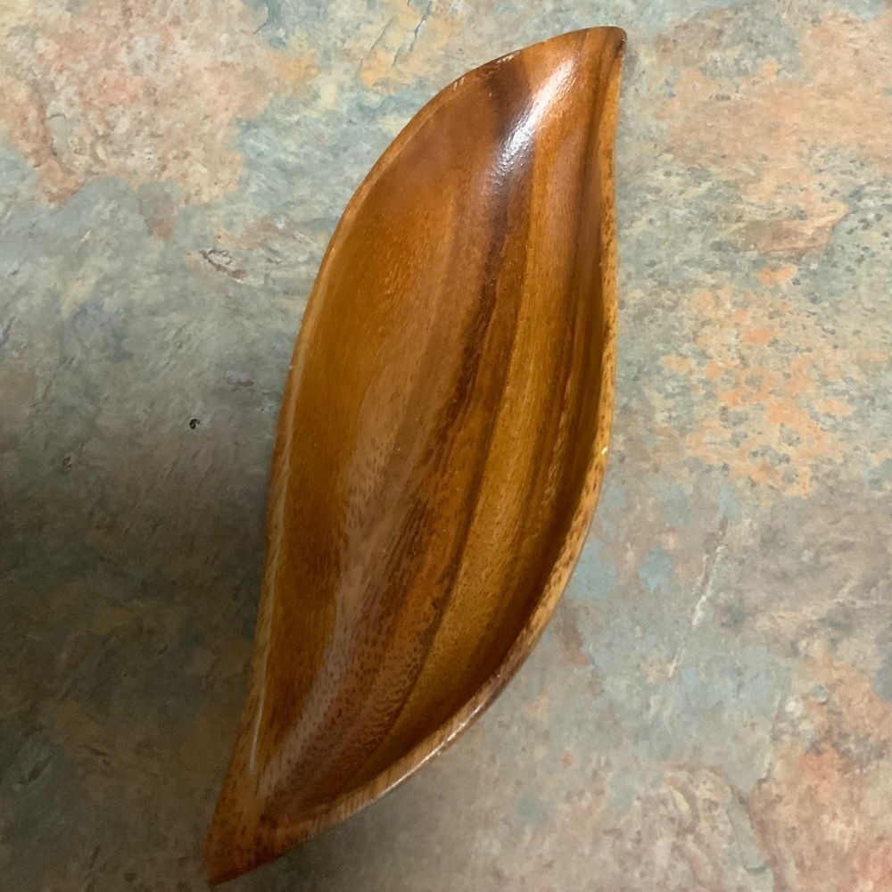 Wooden Vintage Serving Dish, handcarved leaf shaped bowl